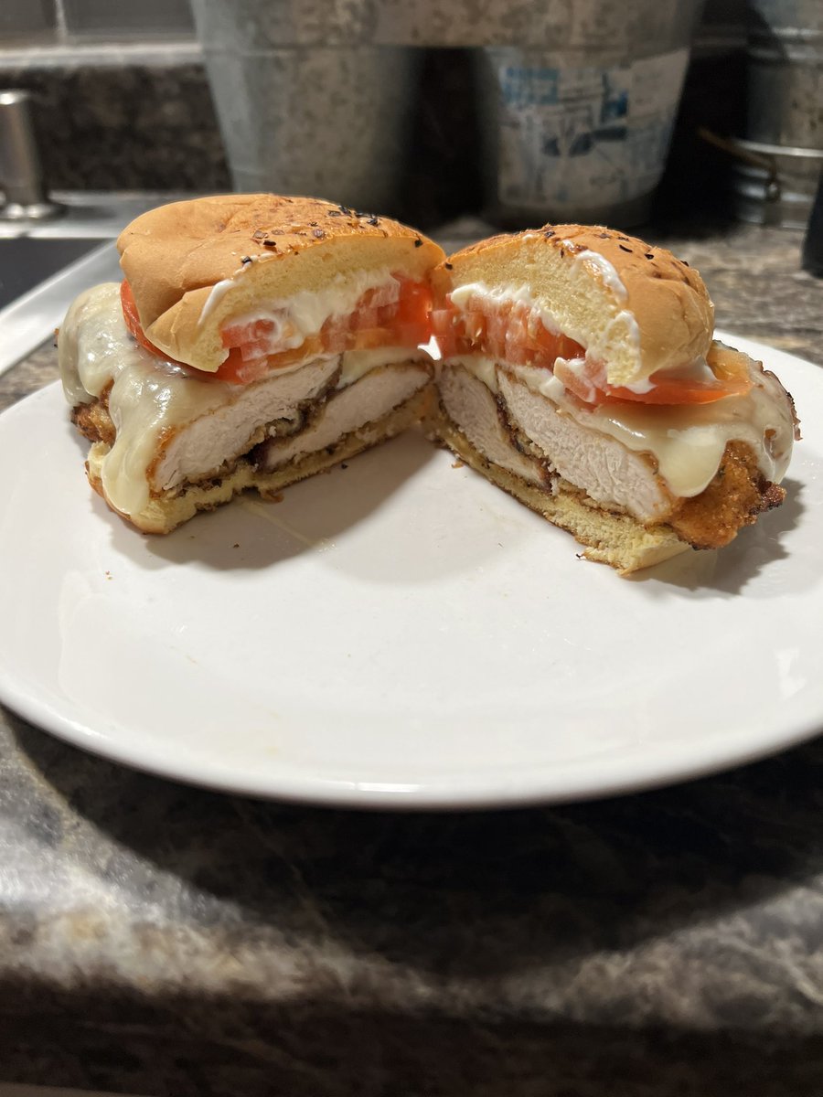 👑Royal👑 on Twitter "Fresh chicken cutlet sandwich on an toasted onion