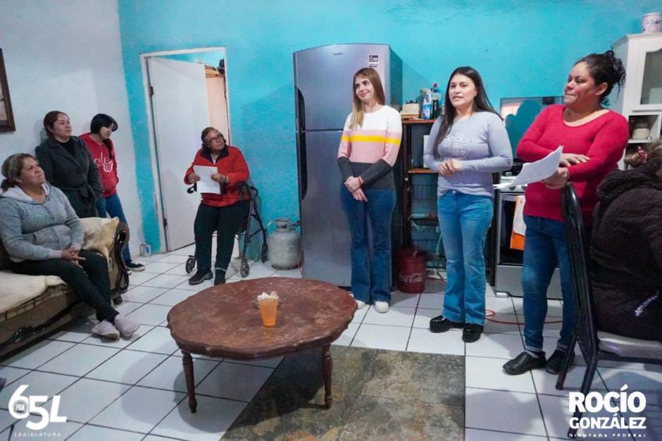 rocioglzcuu's tweet photo. En este mi caminar por el servicio a través de la política, nada me emociona más que visitar y platicar con los vecinos del #Distrito8FedCuu, gracias a Ana, Betty, Lupita y Mireya por ser el puente que me lleva a sus comunidades.
@diputadospan https://t.co/Nrn9NJbmYE