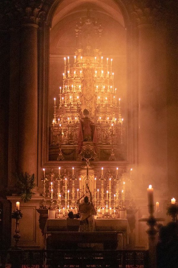 CarolBV7's tweet photo. Alabado sea Jesús Eucaristía Pan de Vida Eterna https://t.co/f5ByNiNLXE