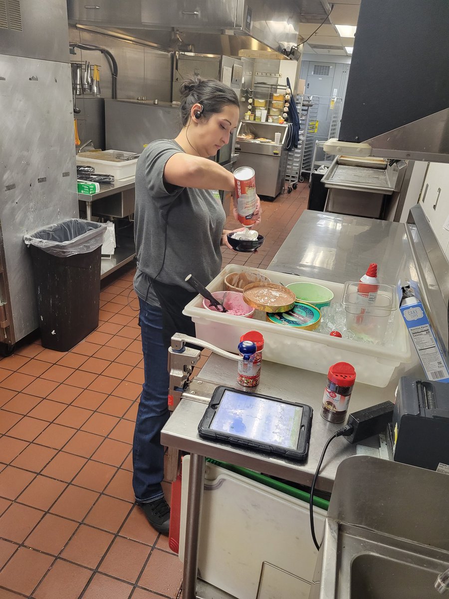 Robcinsf's tweet photo. Ice cream time in Santa Fe #chilislove #culturematters
@tjposthuma
@Robcinsf @MickeyKlaus98 @JBarraza6 @Uhmall https://t.co/Va2JIRUyAP