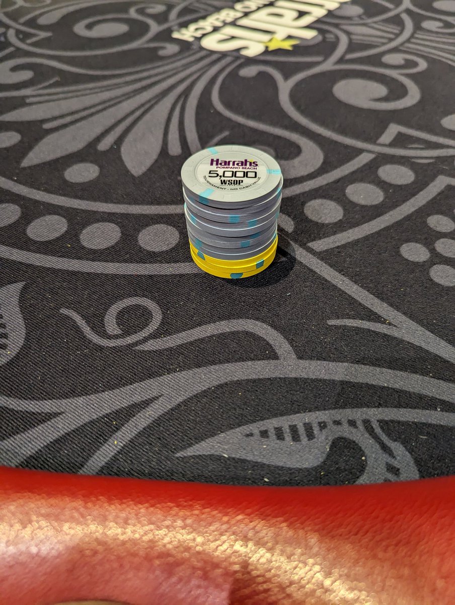 TrybaPoker's tweet image. Hand for Hand in the last flight of the @WSOPC  $600 at @HarrahsPPoker  Last 2 levels...Max Torture and Im wicked short!!! #SpinTime