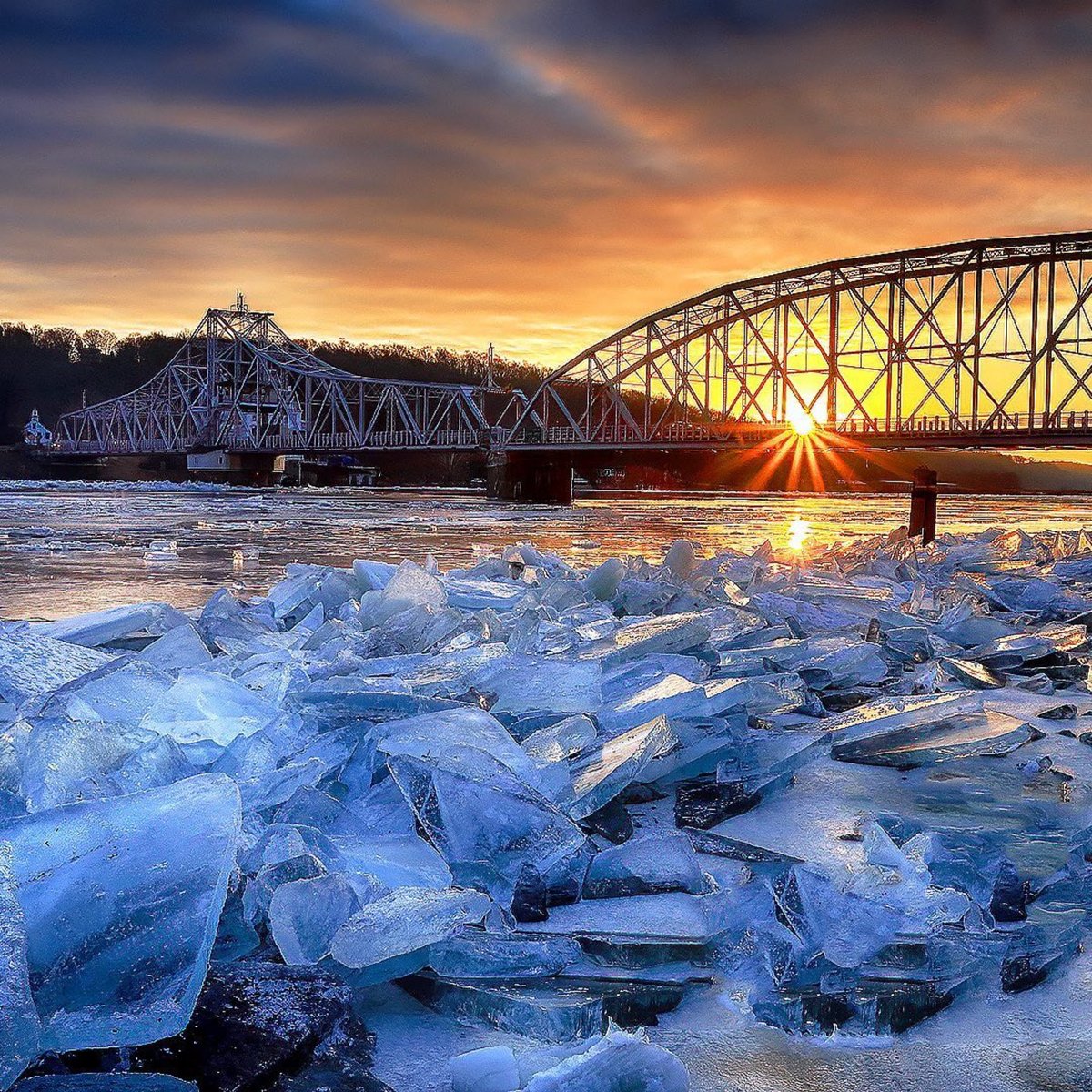 Connecticut Photo of the day
📸:
 ryanzipp (ig)
We love a ⭐️⭐️⭐️⭐️⭐️ Connecticut photo! 

#easthaddam #easthaddamct #middlesexcountyct #findingconnecticut #ct #connecticut #newengland #photooftheday #newenglandphotography #connecticutriver