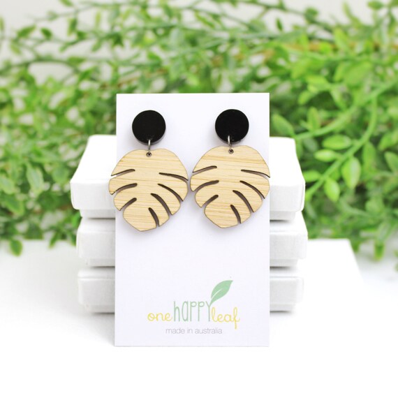 OneHappyLeaf's tweet photo. Monstera leaf earrings, Australian earrings, https://t.co/qSXtvLKIDD #ecojewellery #woodstudearrings #monsteraearrings #earringswood @etsymktgtool https://t.co/Rq0GMWykbU