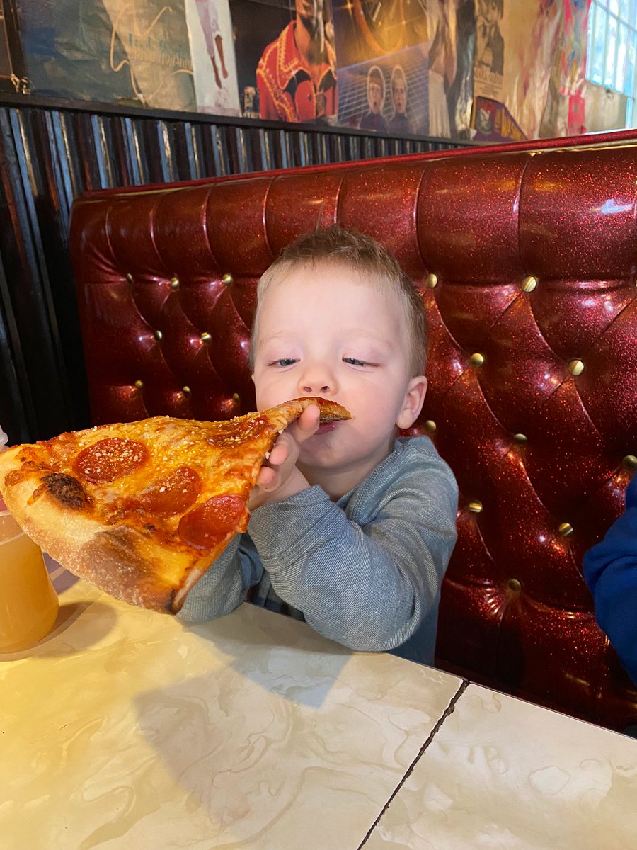 HeyCBoo's tweet photo. Pizza Date 🍕 https://t.co/HxupAldAsx