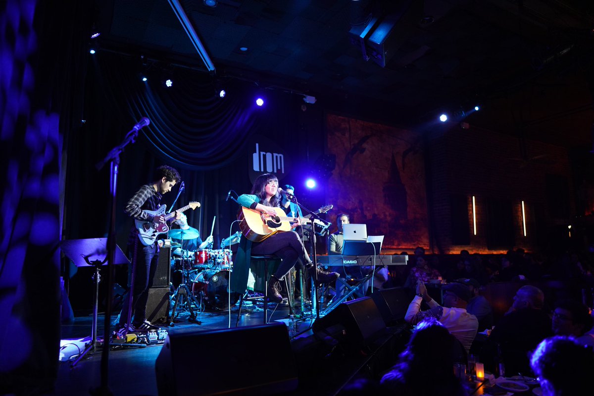ShakthisreeG's tweet photo. EPIC GIG at @dromnyc!🔥My love to all the amazing humans who came from near &amp; far and SOLD OUT our show!😭Boundless gratitude to @rinimusic &amp; the incredible musicians I had the honour of sharing the stage with. Heart is full &amp; fuzzy♥️ #shakthisreegopalanlive #nyc #feb02 #dromnyc https://t.co/yIBvTlbQKb