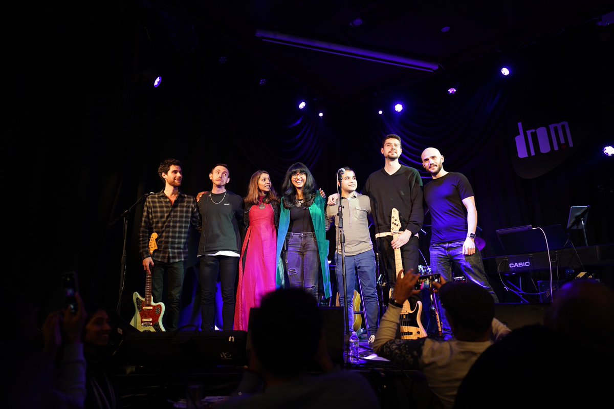ShakthisreeG's tweet photo. EPIC GIG at @dromnyc!🔥My love to all the amazing humans who came from near &amp; far and SOLD OUT our show!😭Boundless gratitude to @rinimusic &amp; the incredible musicians I had the honour of sharing the stage with. Heart is full &amp; fuzzy♥️ #shakthisreegopalanlive #nyc #feb02 #dromnyc https://t.co/yIBvTlbQKb