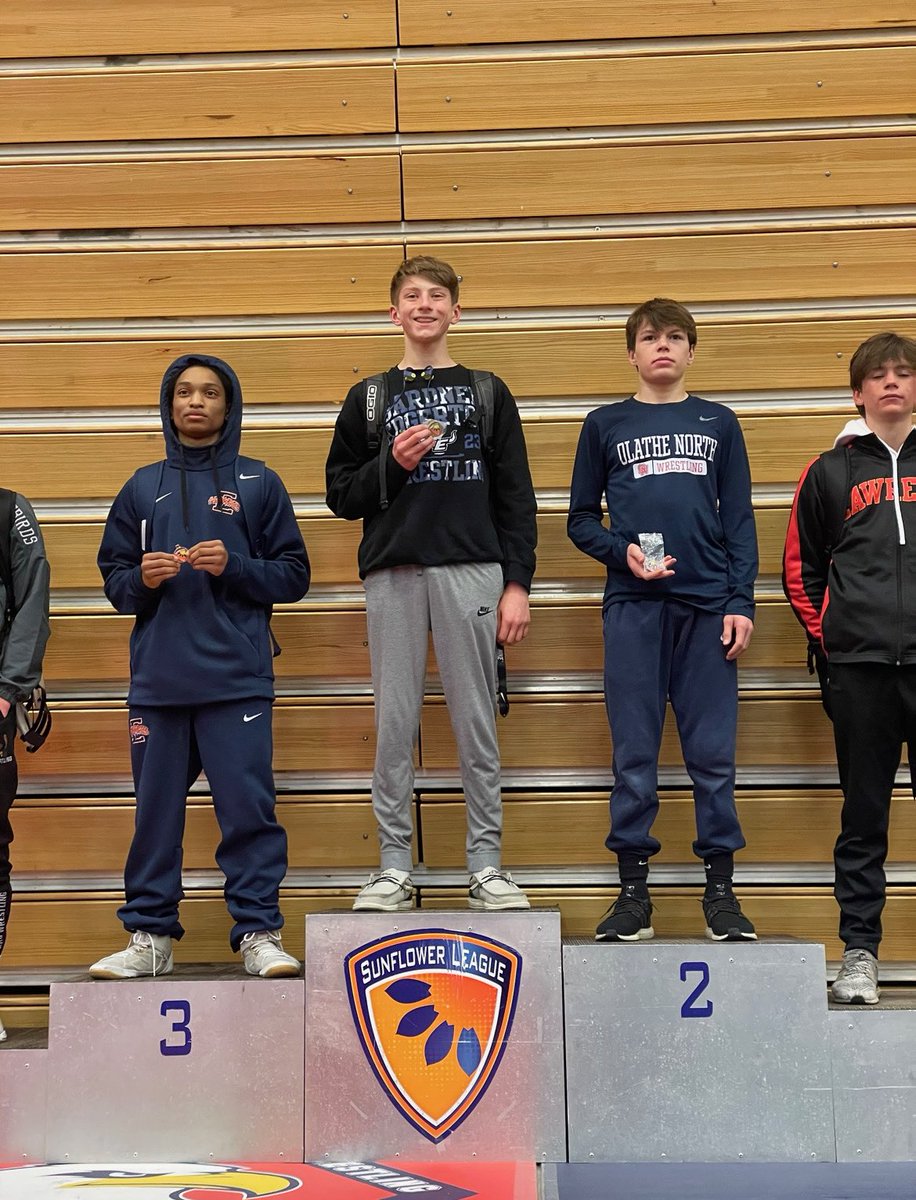 GEwrestling's tweet photo. Another day competing at the Sunflower League Tournament. This time it was the boys team taking third led by 5 finalists and champs Roman Clouse. Kasen Smith and Ty Hammers
The JV finished as SFL runner ups and were led by 5 finalists and champion Caleb Sullivan 🤘🥇🌻 https://t.co/vP7UiWnQi7