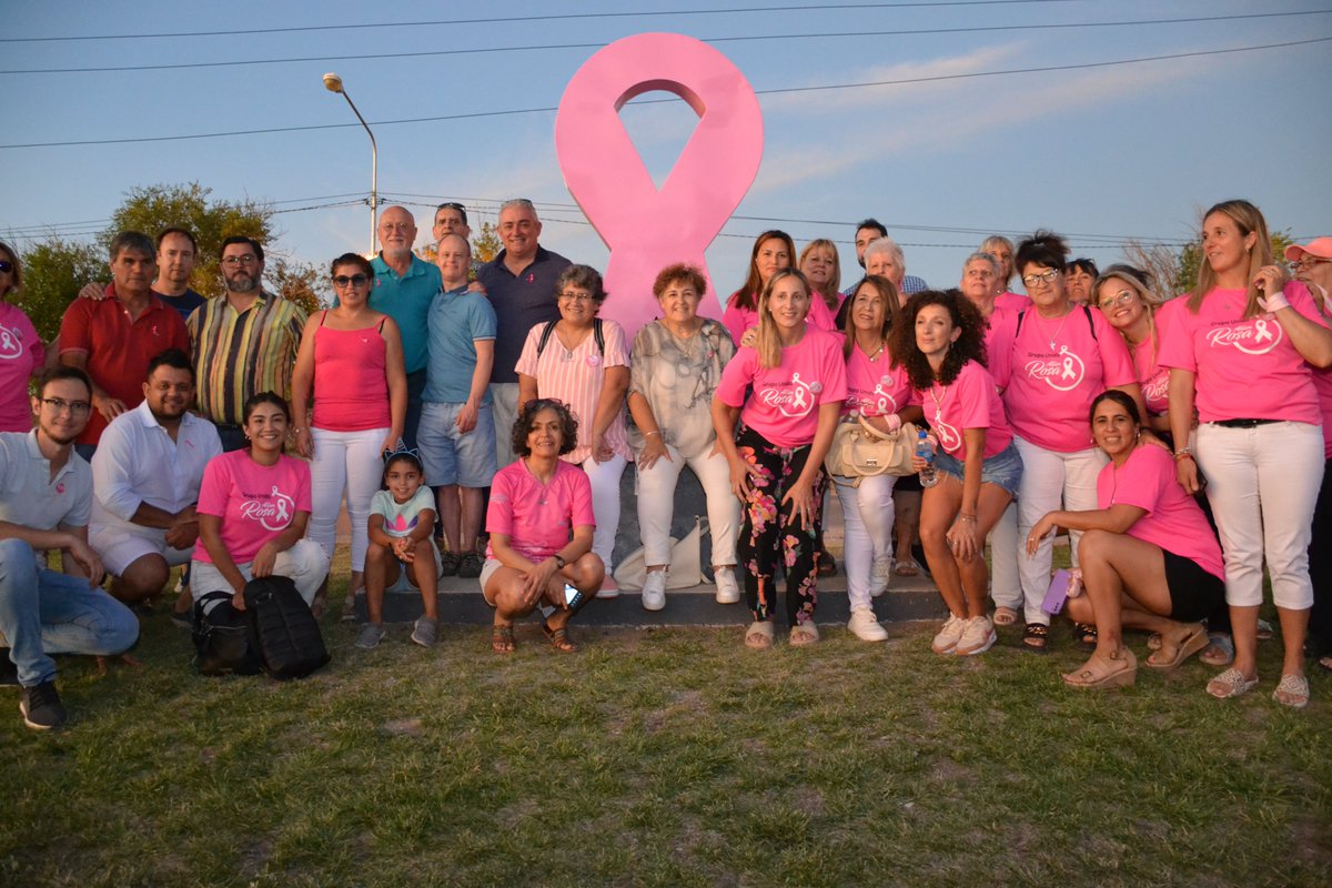 Inauguramos el #lazorosa. La intendenta <a href="/lilimartinallen/">Lili Martín</a>  hizo anuncios importantes referidos a la prevención y el diagnóstico temprano, en el día Mundial contra el Cáncer <a href="/opsargentina/">OPS Argentina</a> 
Agradecemos la participación de tan significativa inauguración.

<a href="/ZgaibFabian/">Fabián Zgaib</a> 
<a href="/RioNegroSalud/">Río Negro Salud</a>