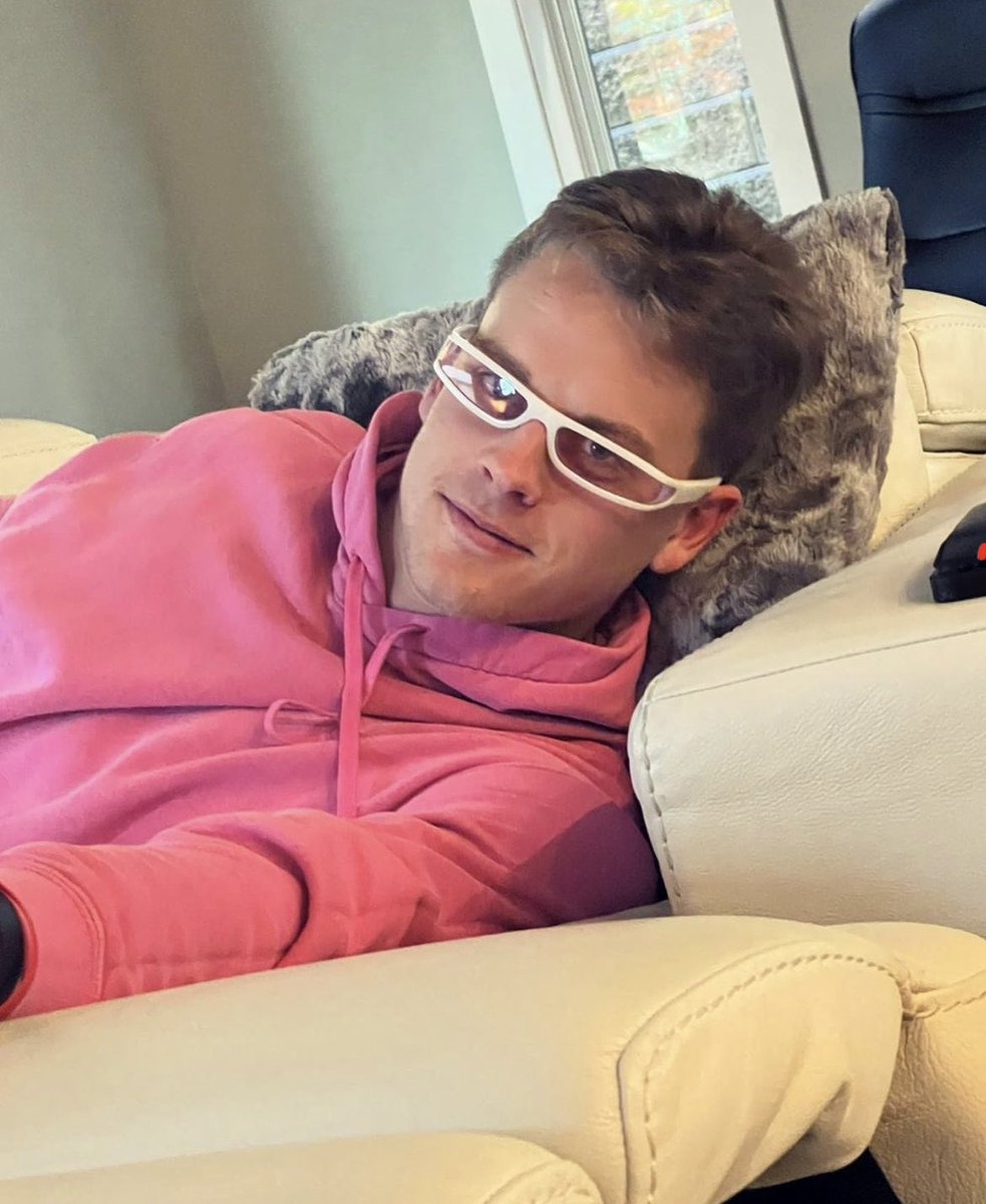 WINCINNATI_'s tweet photo. That's my quarterback. https://t.co/wxfXvAA3ab