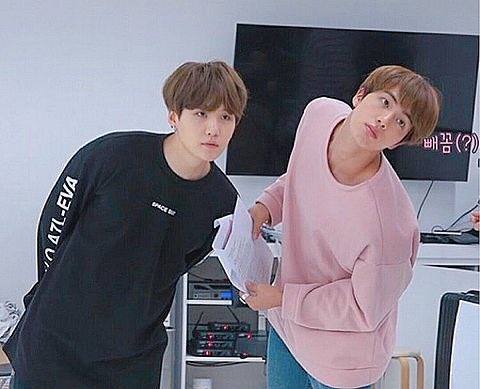 mmmjin12's tweet image. 🏷

垢始めたてですが...
やっぱりarmyと繋がりたくて出戻りしてきた勢です.
armyのお友達欲しいです⸜ ෆ ⸝‍
♡/ ↪︎ でお迎え行きます!

Seokjin / Yoongi 🐹🐱 ♡♡ / 97 
 ︎
 #armyさんと繋がりたい
 #armyさんと猛烈に絡みたい