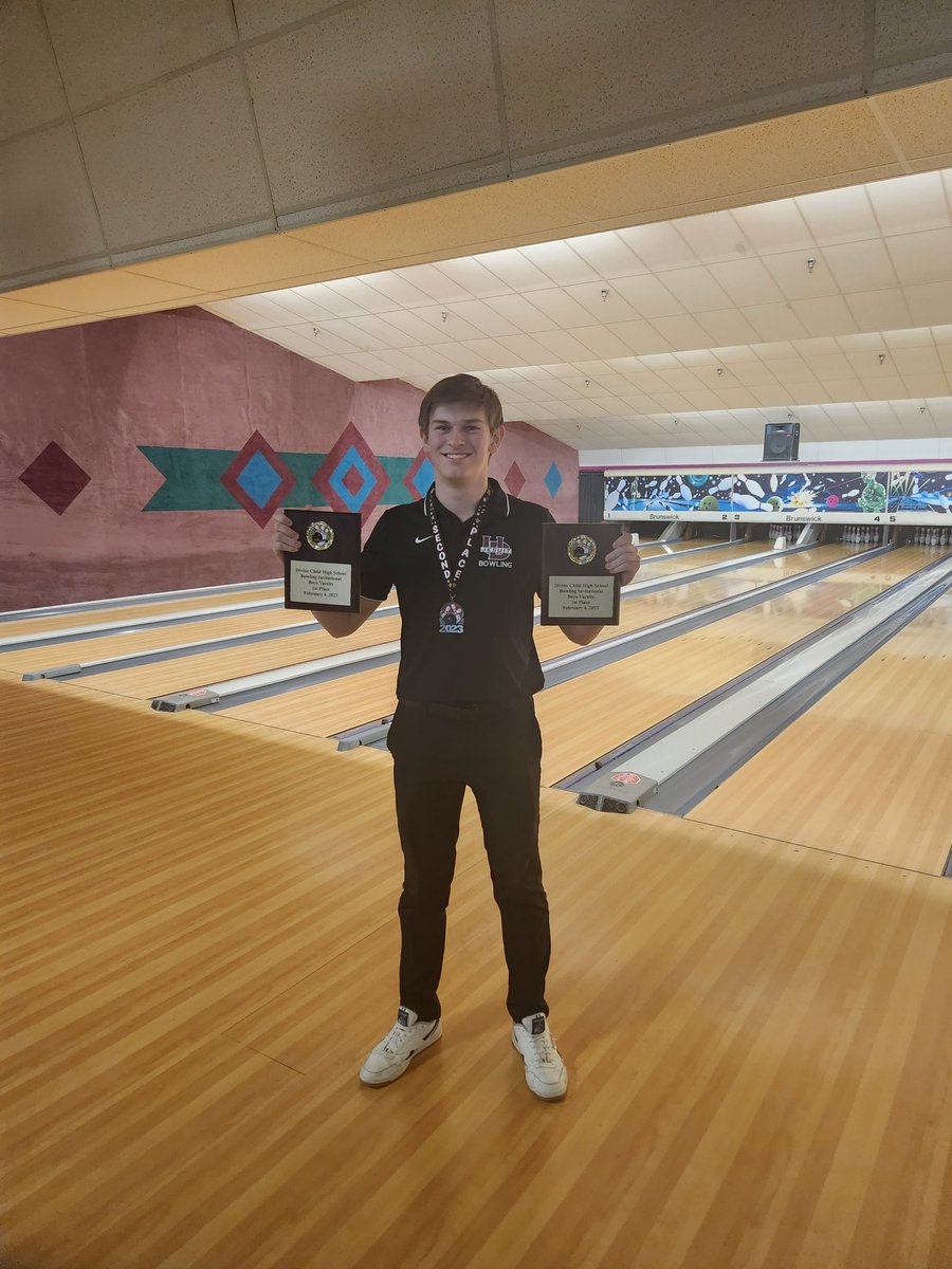 After a long day and hard fought battle, Cub Bowling finished 2nd @ the Divine Child Invitational. Lead by @PaulDow35408533 and his 263 and 229. He finished 1st in singles &amp; had the highest series &amp; game for the day! The boys are getting hot at the right time of year!! 💪🏿💪🏿