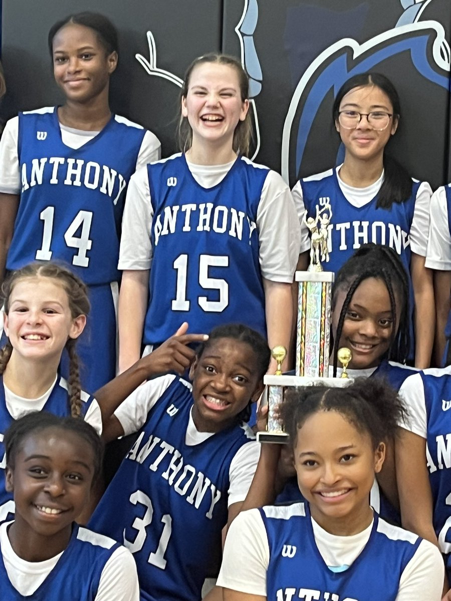 kerduncschae's tweet photo. @DrAnthonyMS 7b taking 3rd place in the Gold Bracket!  Great job Ravens!  Hi #kryseesissy 💙🏀🖤@ravens_anthony @VivBennett1 @VogtislikeVote @CFISDAthletics @CyFairISD @SuptMarkHenry @ray_zepeda1 https://t.co/AGKUxbfX3l