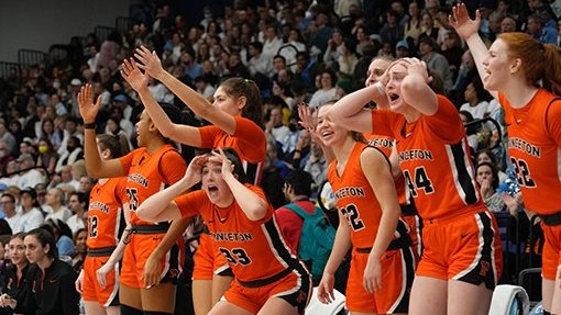 Tips Afhankelijk binding The Ivy League on Twitter: "IT'S GETTING INTENSE. With @PrincetonWBB and  @HarvardWBB earning wins on the road, there is now a three-way tie at the  top of the Ivy League women's basketball