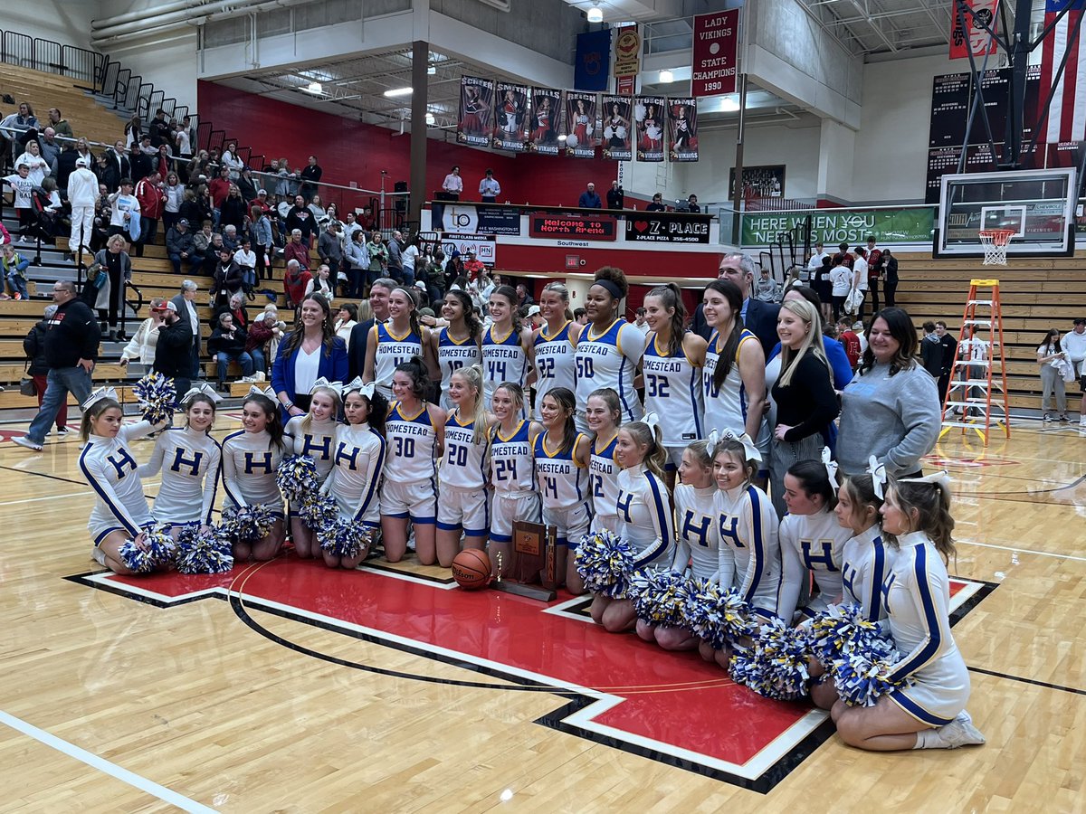 Spartytweets's tweet photo. Sectional Champs! https://t.co/8cAJuiFdjh