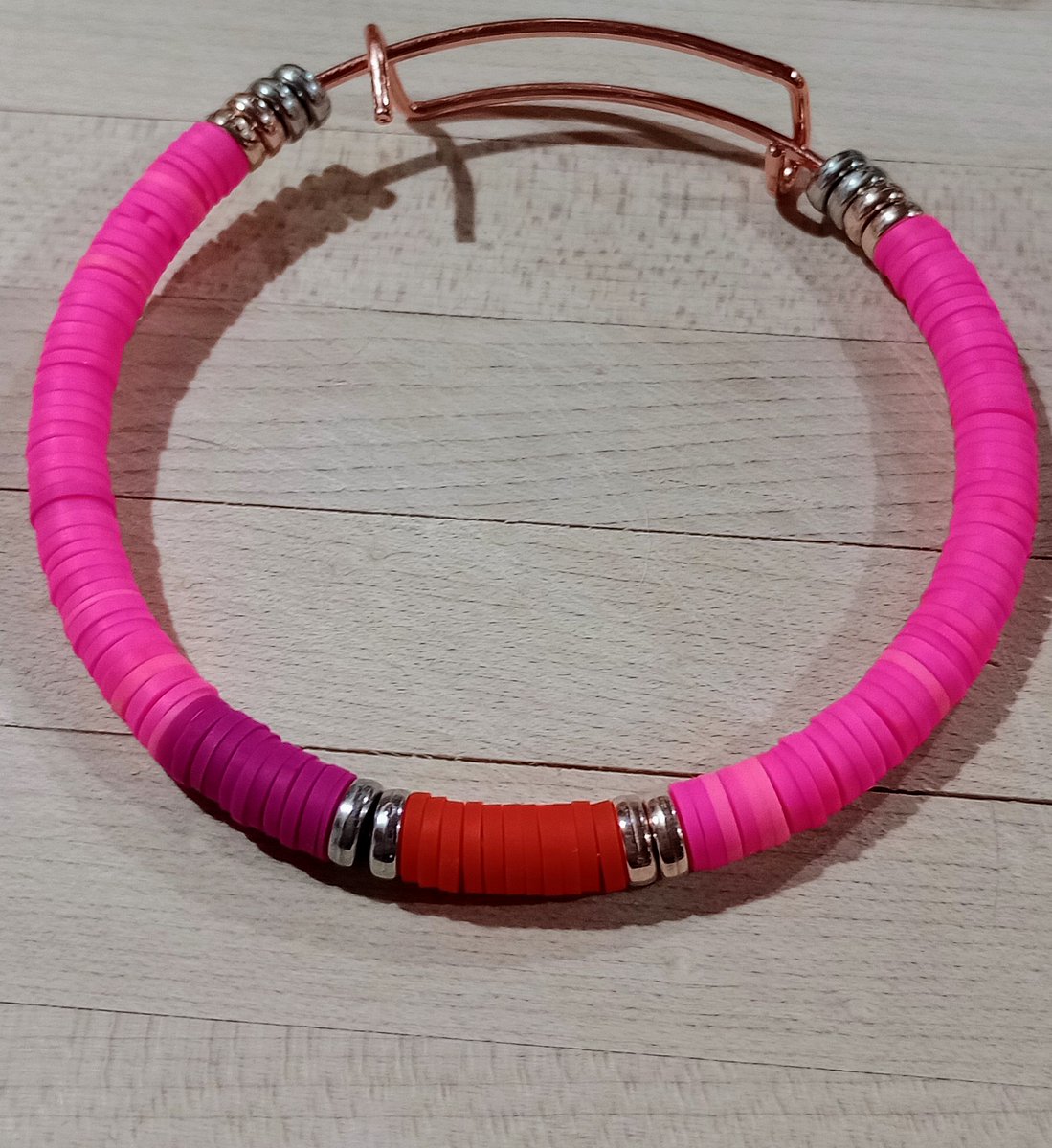 New kind of bracelet coming soon! Heishi beads on a rose gold bangle bracelet. Pretty cute💖

#heishibeads #bracelets #beadedbracelets #pinkjewelry #claybeads #discbeads #handmade