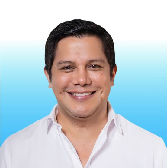 Acaban de asesinar a nuestro candidato ganador a la Alcaldía de Puerto López, Omar Menéndez.
La Patria se nos desgrana😢😢😢
Un abrazo a su familia y a todos los compañeros de Manabí.