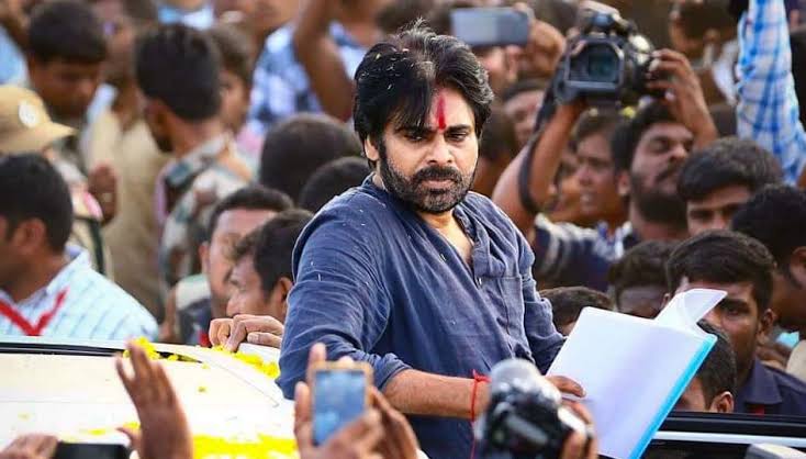 Avanigadda_PkFc's tweet photo. @ahavideoIN @JanaSenani__DHF attack Cults ! 20K antaa ichi paddedham 💥💥#PawanKalyanOnAha @PawanKalyan https://t.co/SWf1S1zaRX