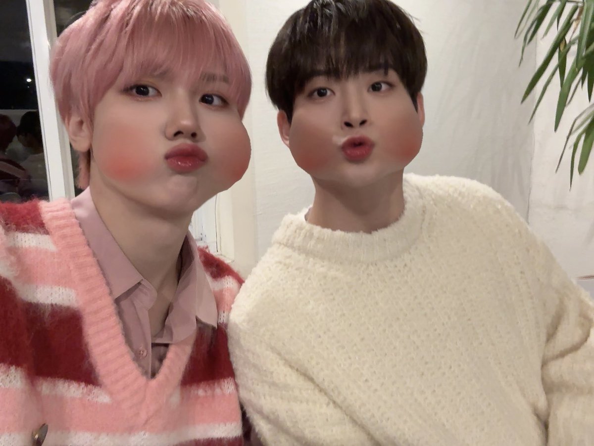 CRAVITY_twt's tweet photo. 모짱이형 생일 축하해~🫶
앞으로도 행복한 추억 많이 만들자✨
#성민 #HAPPYJUNGMODAY
#정모의_생일_추카_추카_추카_추카_완전_추카해 https://t.co/0TQmJiCjbU