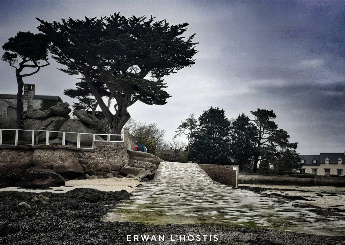 Suivre le chemin...

#castelregis #cale #plage #brignoganplages #brignogan #plouneourbrignoganplages #cotedeslegendes #finisterenord #finistere #bretagne