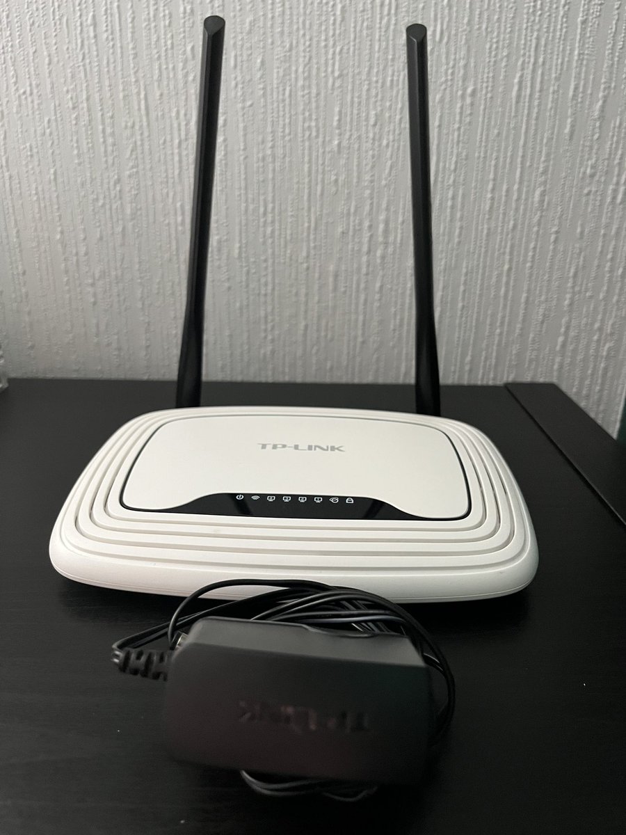 haritony's tweet photo. Kādam ir pieredze, kur atdot vēl lietojumu WiFi router. Kādam varētu noderēt. https://t.co/KiwbdvDQFm
