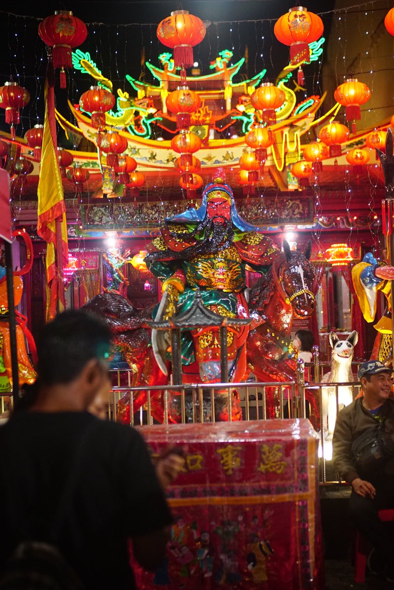 kristian_oka's tweet image. Semalam sebelum perayaan #CapGoMeh di Kelenteng Kwan Kong, #Manado, Sabtu (4/2/2023). Setelah dua tahun, pawai Cap Go Meh akan kembali digelar.