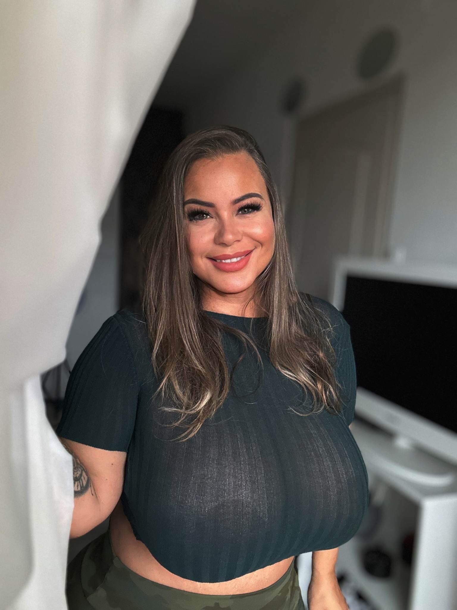 Confidenceinmybody on X: Pls follow me for more: t.coUqMeNHKOrS  and my sis: t.concdN1HxaPd t.codEhWHDtT41  X