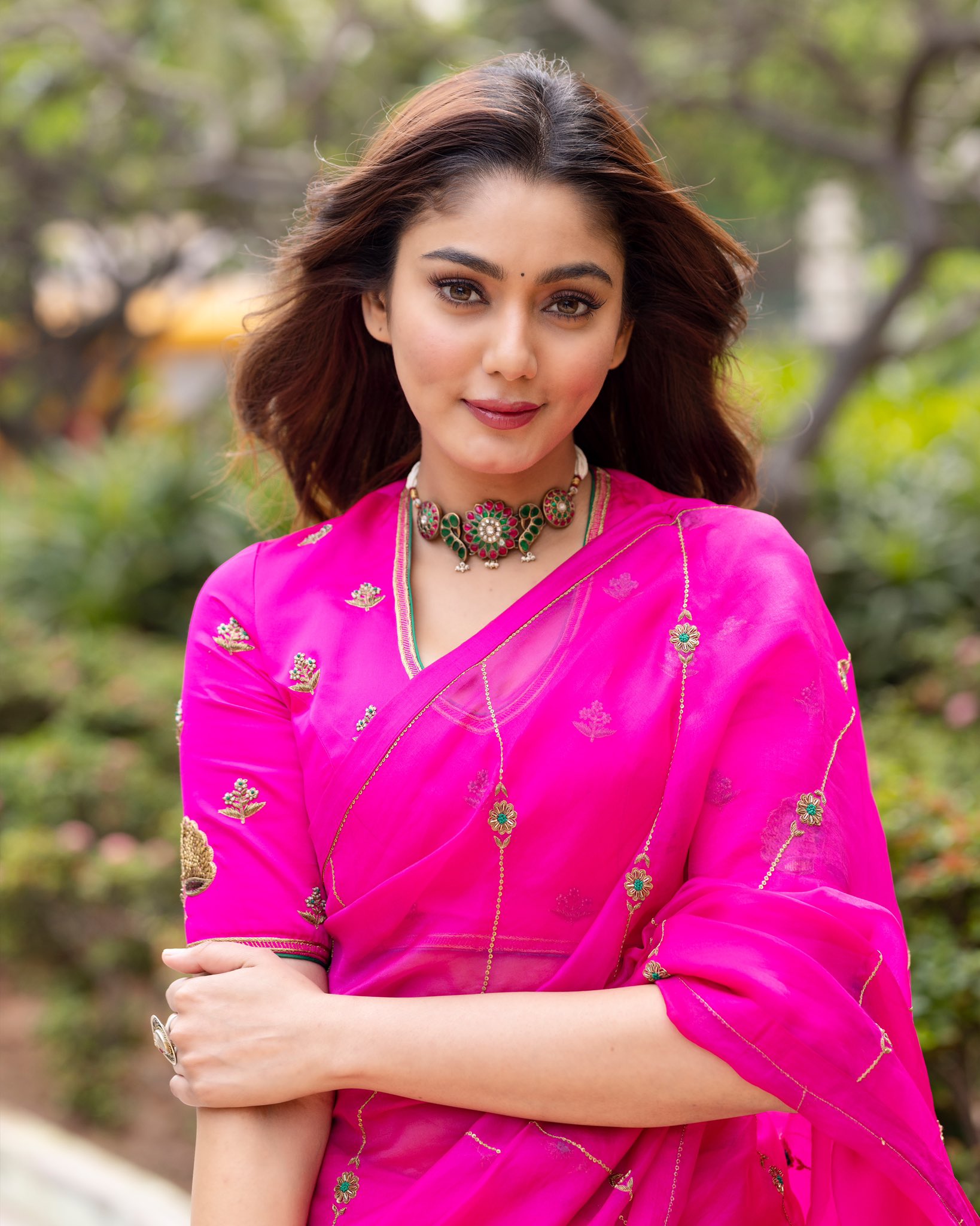 Sana Makbul on X: "Pink rose 💗 #KaadhalConditionsApply https://t.co/QnyAjK3XZ9" / X