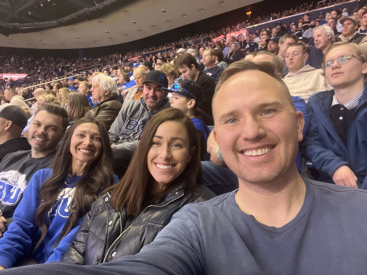 Frakis28's tweet photo. Get that W #byuhoops https://t.co/khnrvjmM7u