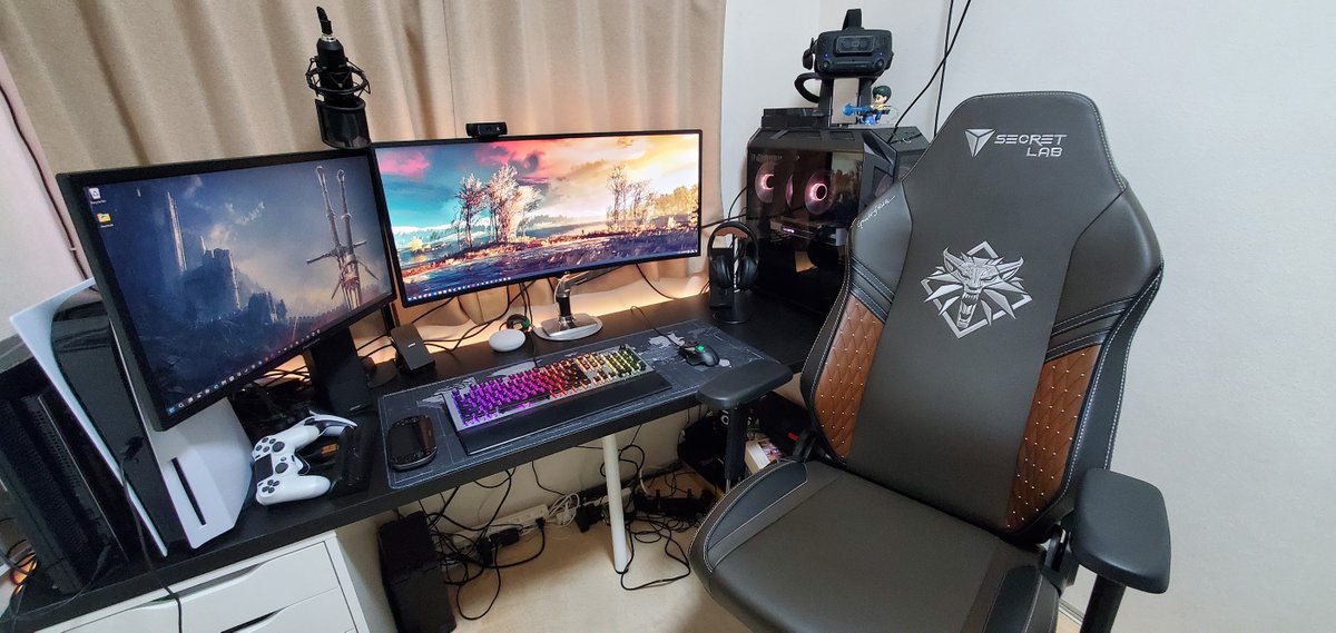 AnthonyJerome91's tweet photo. Hyped to have gotten a #Secretlab Titan chair. The first "gaming" chair that actually feels comfortable to use. Thanks @secretlabchairs #TeamWitcher #Witcher3 https://t.co/J54No1nqEF
