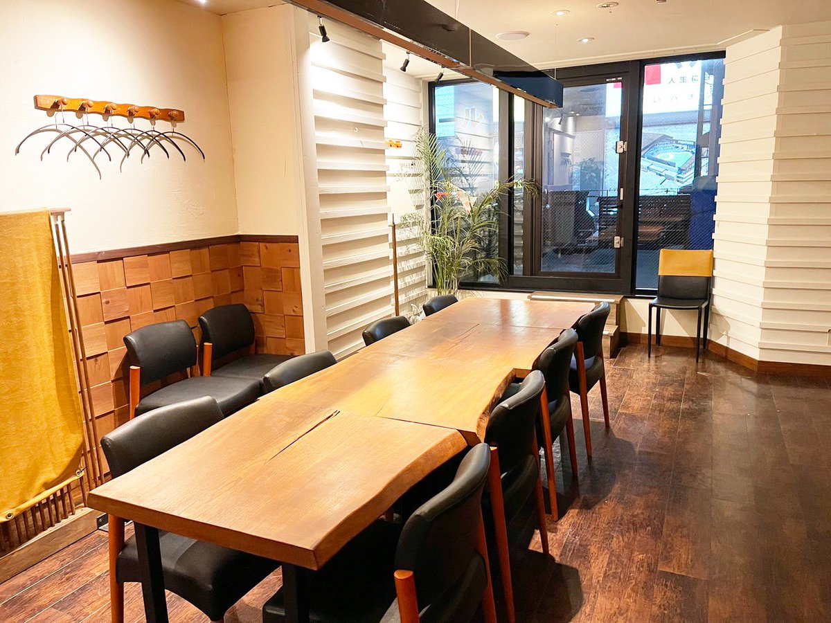 2月23日（祝）すみれプロデュースの「ジンギス館 ムラナカFoodLab」がオープン！
すすきの駅から徒歩1分。すすきの特等席でジンギスカンや北海道由来のお酒、旬の野菜を楽しめる。

札幌市中央区南3条西3丁目9-2ピクシスビル8階
(ビル2階はすみれ すすきの店)
12-22時
年中無休
前日までの完全予約制