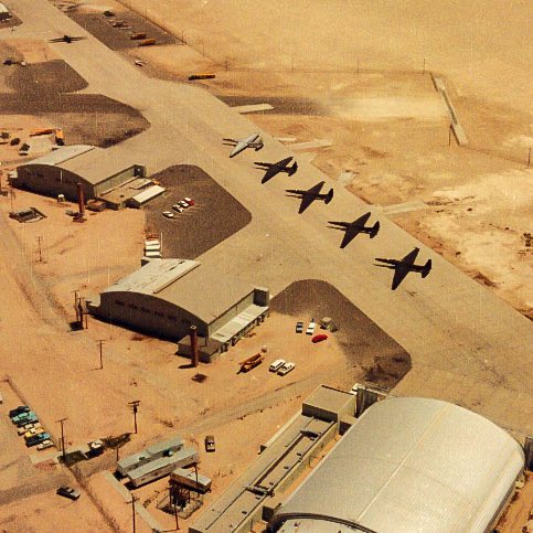 kadonkey's tweet photo. Lockheed U-2s at Edwards long ago. https://t.co/Qrxn1OKzuB