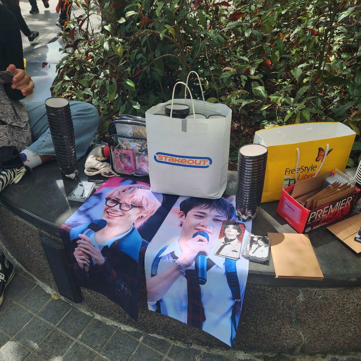 evrywhrstudios's tweet photo. giving out our code fansupport here! on the left side of the box office!

giving out our code stuff first!

also taking pre-orders for the chan and jeongin slogans if you're interested~

#MANIACinSG https://t.co/l2pmGqsiOd