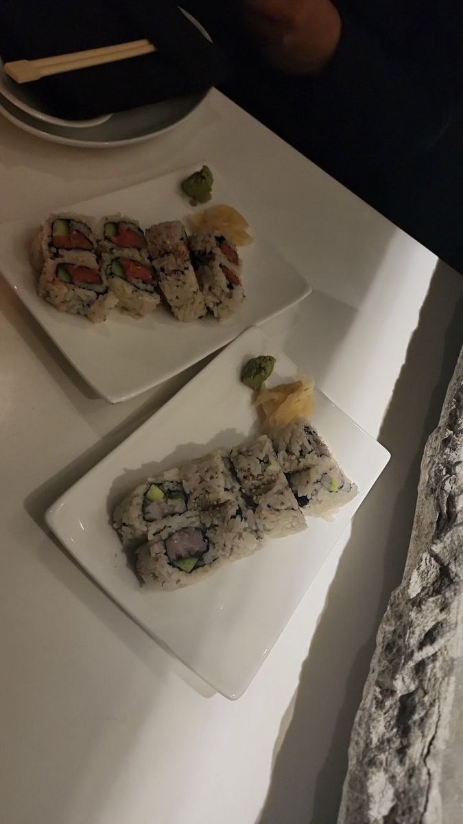 DannyMulyady's tweet photo. Today, I went to my favorite restaurant for dinner with my best friend during the Lantern Festival. https://t.co/xzbO7lWaEK