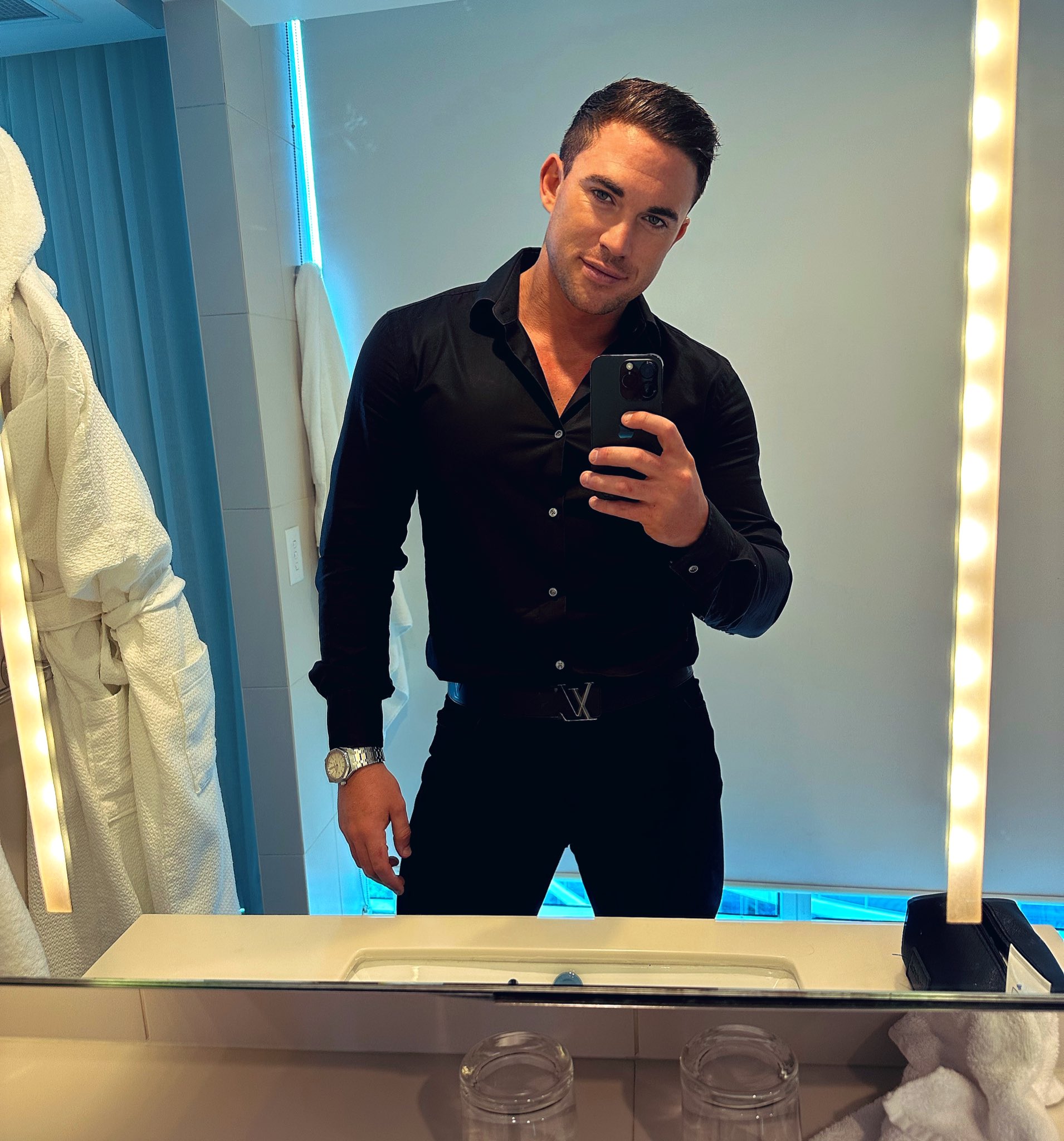 Will Parfitt on Twitter: "Last nights attire https://t.co/A9tyt0OoKX