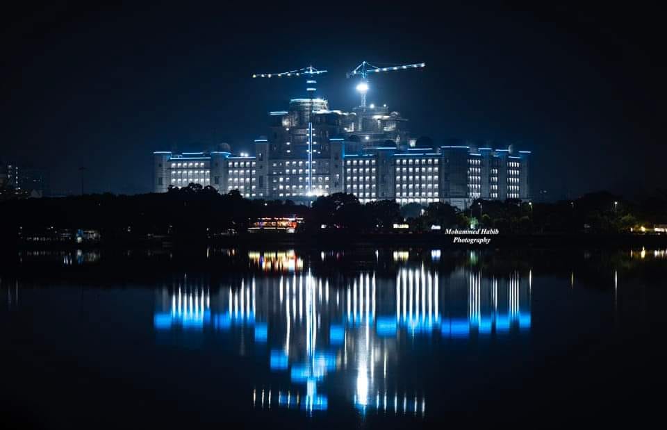 MinisterKTR's tweet photo. Very happy to see Hyderabad lighting up in blue to start the Hyderabad E-Mobility Week. Looking forward to a week of growth and progress as we showcase Telangana’s new mobility prowess. The first stop is the Rall-E Hyderabad today! - @KTRBRS

#emobilityweek2023

  @evhyderabad https://t.co/DxJNAjcIjF