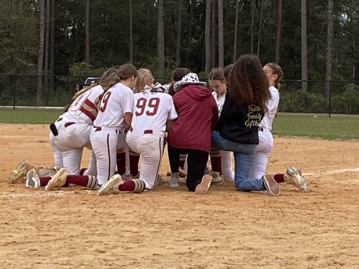 SammyMacaulay6's tweet photo. Been silent for a while…just finished round 4 of chemo…been a battle so far - had a few emotional days / month…missing CG, but made the flyer for a USSSA tournament (that’s was cool)-congrats to Fire Gold 07..my girls played hard today-miss being on the field but I’ll be back https://t.co/OWV5xnnIwt