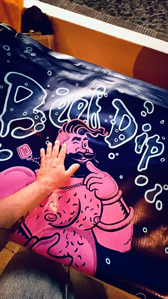 Su carita toda bonita 🤩 
BEARMAID @BeefdipBearweek by @QBObearOficial 

#artwork @mrqu 

#BeefDip2023 #MrQuDibuja #QboBearwear #PuertoVallarta