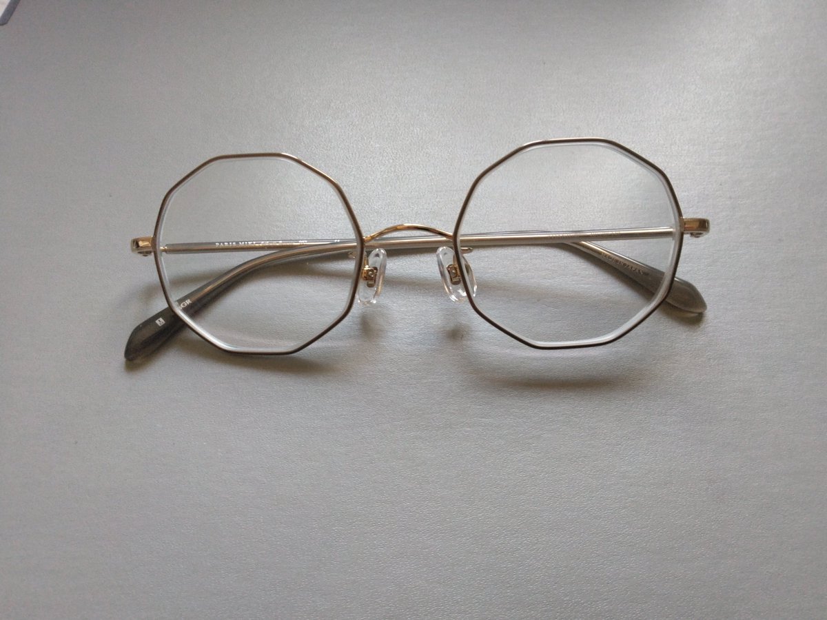 「眼鏡がおニューになり申した。 」|俗人朽侘外羽の憂鬱のイラスト
