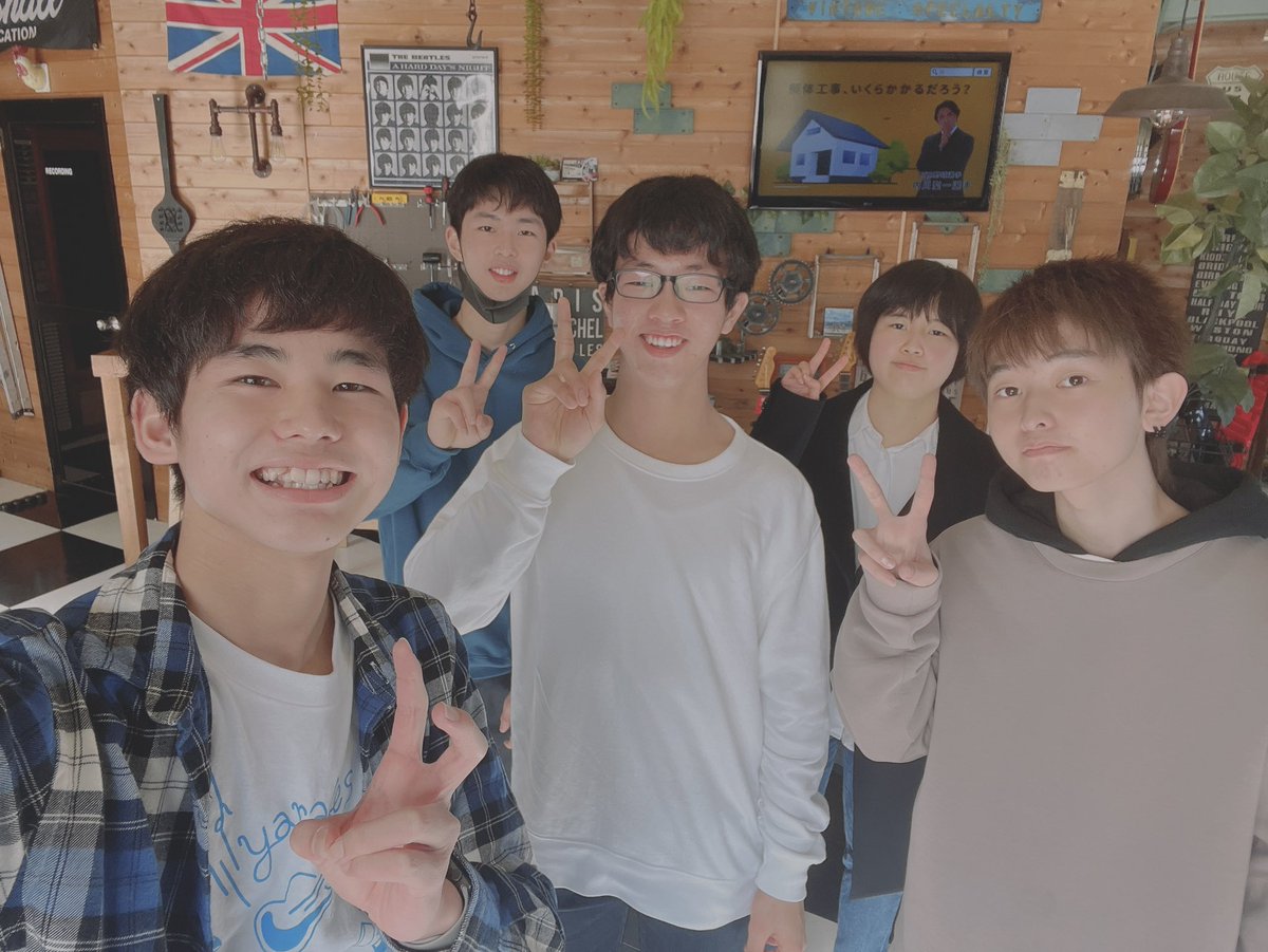info_TryAngle's tweet photo. 浜松でのリハーサルを終え、本日！静岡UHUというライブハウスでライブをしてきます‼️
ツイキャス配信もありますので、時間のご都合がつく方はぜひ見に来てください！！
僕らの出番は16:30～の予定です!!

↓配信サイト詳細
https://t.co/8DozrbCdHD https://t.co/qCDtOjV958