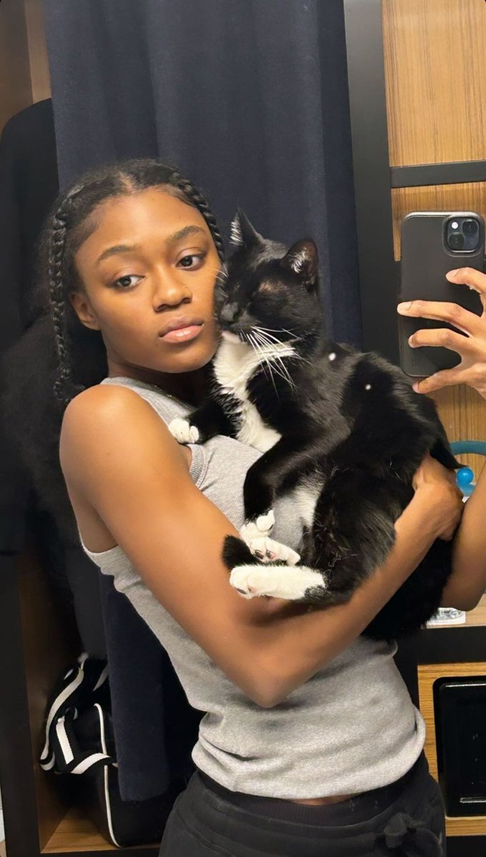 fksavedme's tweet image. Waking up to this is one reason I smile today, they're such little cuties 🥰 #SaveFirstKill #FirstKill