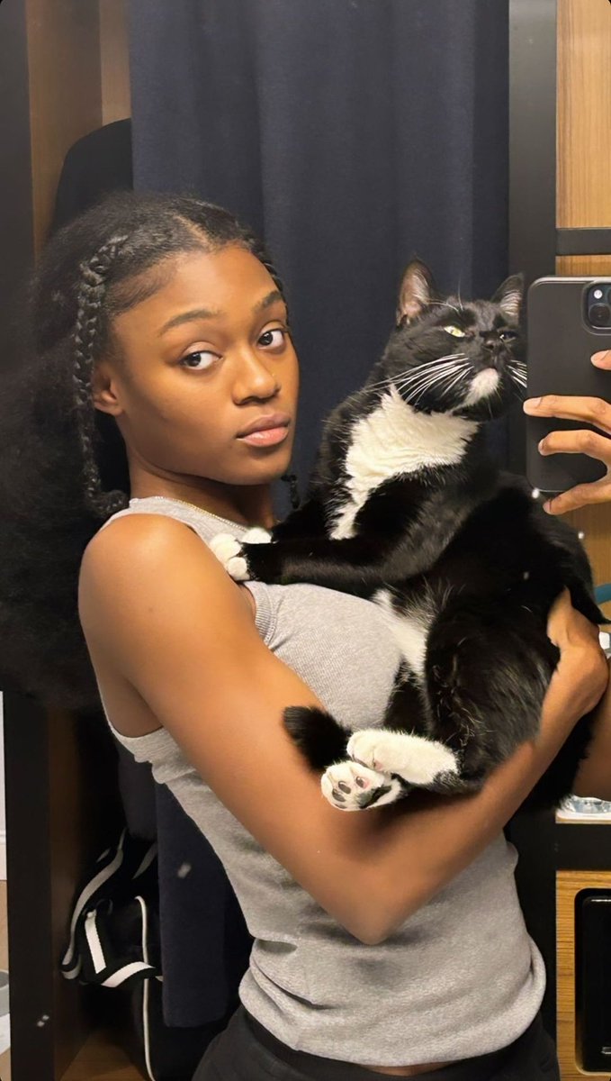 fksavedme's tweet image. Waking up to this is one reason I smile today, they're such little cuties 🥰 #SaveFirstKill #FirstKill