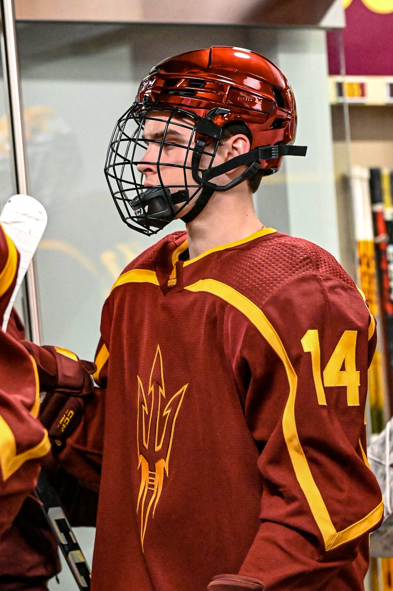 SunDevilHockey's tweet photo. GO TIME ⏳#O2V https://t.co/M00n5wVehF