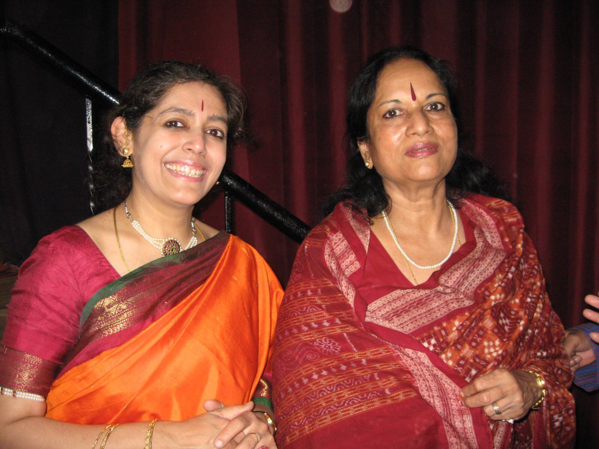 vasumathi_b's tweet photo. Years back, Vani Jayaram Ji &amp; her husband, attended my concert &amp; appreciated my Stree Gaanam production. In the 2nd photo, another stalwart musician, the late Smt. Suguna Purushottaman with Vani Ji. Had some wonderful moments with these great artistes. Will miss them. https://t.co/HIxh7pYlRy
