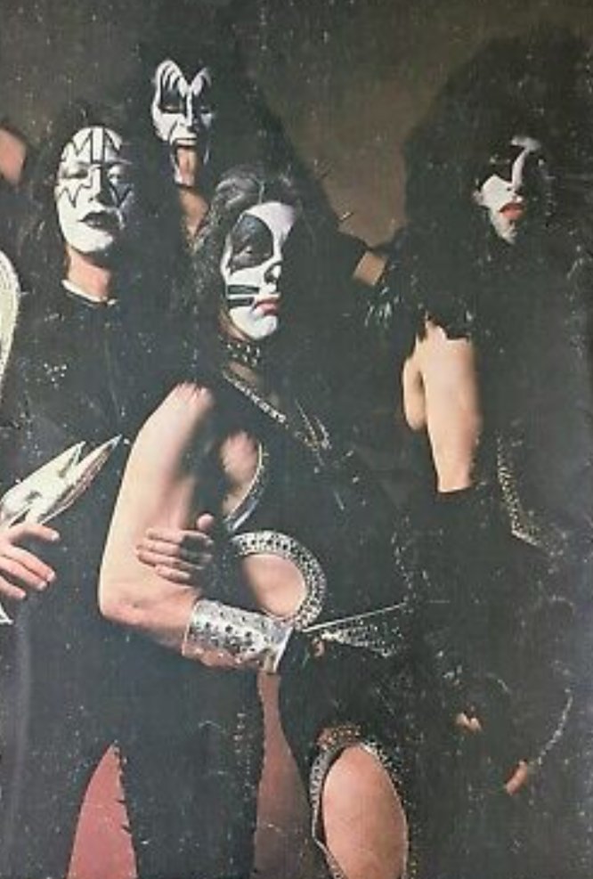 Catman 😼 #PeterCriss 🎤🥁🎶 #Caturday 🐈‍⬛ #70sKISS