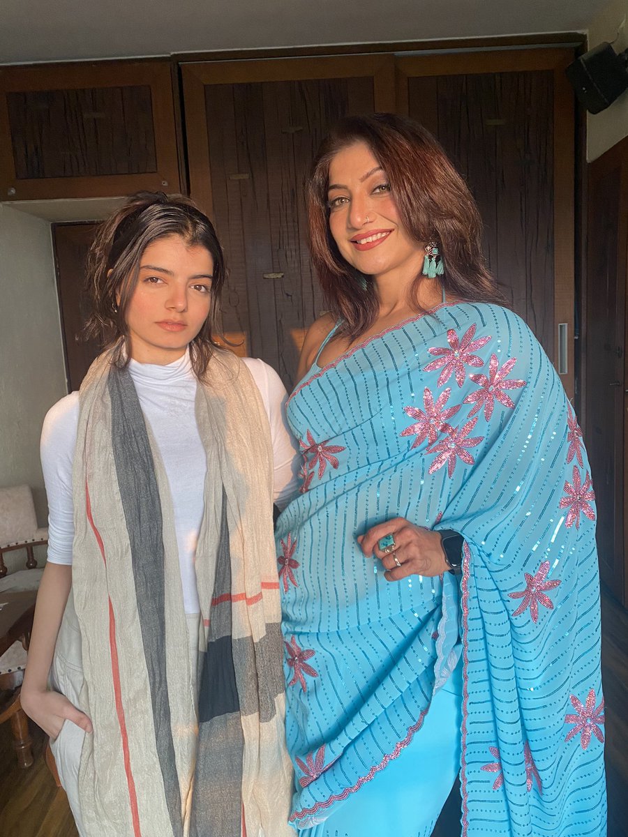 aartiinaagpal's tweet image. The centre of my womanhood - My Little PRINCESS ❣️ @priyanshi1111 
“ HAPPY BIRTHDAY MY BABY “ 
#5thFEB -
THE DATE TO REMEMBER 
I can write book on how I feel about being your mother .but right now just a word .. HONOURED 
#happybirthdayprincess #love #motherdaughter #mybaby