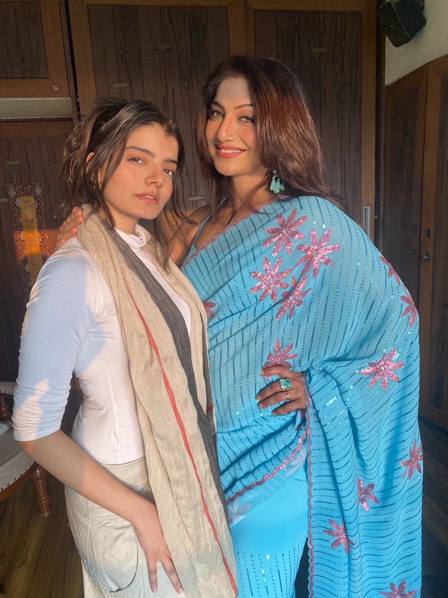 aartiinaagpal's tweet image. The centre of my womanhood - My Little PRINCESS ❣️ @priyanshi1111 
“ HAPPY BIRTHDAY MY BABY “ 
#5thFEB -
THE DATE TO REMEMBER 
I can write book on how I feel about being your mother .but right now just a word .. HONOURED 
#happybirthdayprincess #love #motherdaughter #mybaby