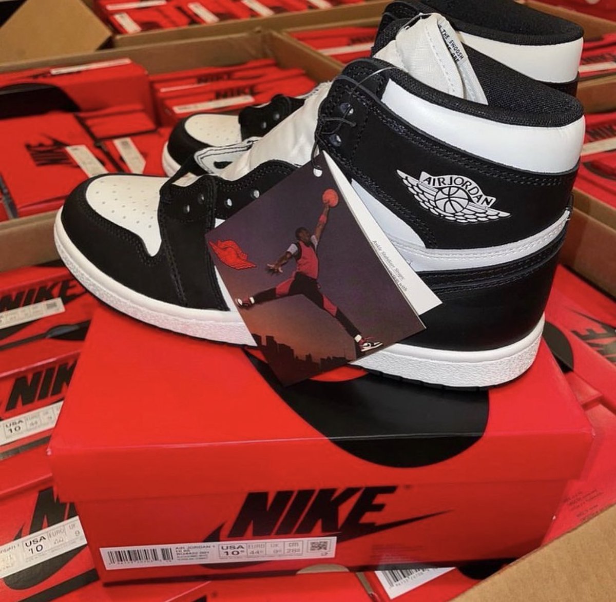 fullress's tweet photo. 【国内 2/15 発売】

ナイキ エア ジョーダン 1 ハイ 85 “ブラック/ホワイト” (NIKE AIR JORDAN 1 HIGH 85 “Black/White") [BQ4422-001]

https://t.co/Z18qWVAiPB https://t.co/ZngPSq74T8
