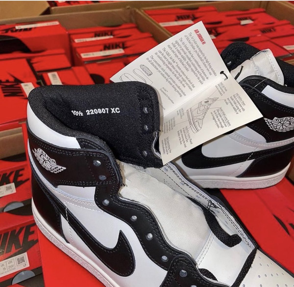 fullress's tweet photo. 【国内 2/15 発売】

ナイキ エア ジョーダン 1 ハイ 85 “ブラック/ホワイト” (NIKE AIR JORDAN 1 HIGH 85 “Black/White") [BQ4422-001]

https://t.co/Z18qWVAiPB https://t.co/ZngPSq74T8