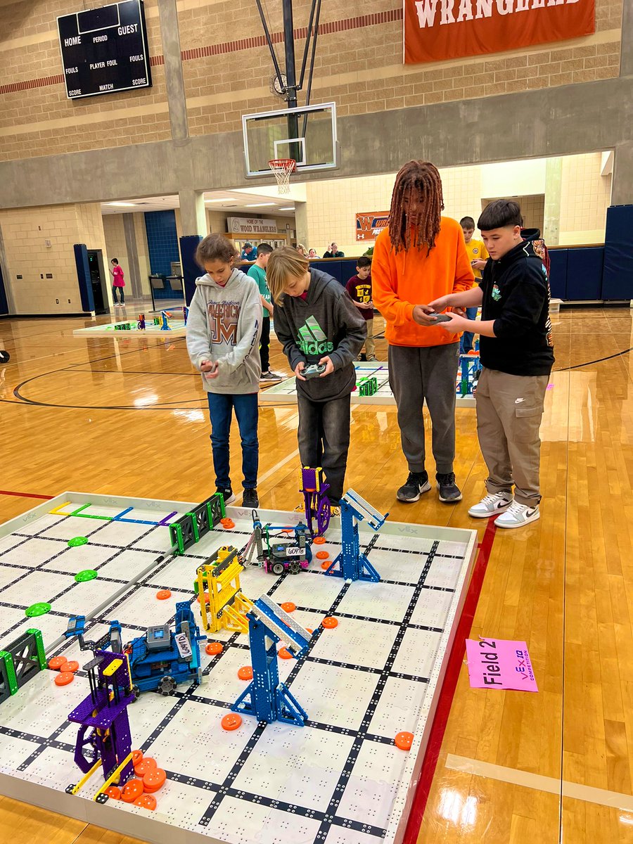 woodneisd's tweet photo. Teamwork makes the dream work! Great job to all of our teams that competed today at the robotics tournament! 🤖
#BeBetter #WMSPride #RootEdWood https://t.co/Sg6DnEbmXo