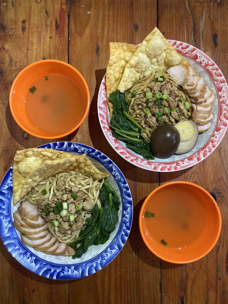 Tanzilurrahman's tweet photo. @malangkuliner Sarapan rodok kawanen seh min, akub e jam 12 awan https://t.co/hIbglF9FNx